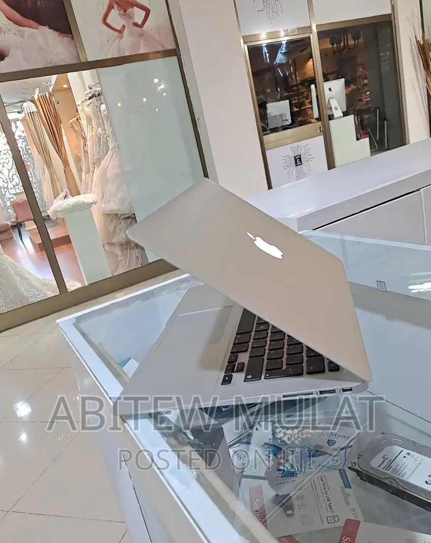 New Laptop Apple MacBook Air 2017 8GB Intel Core I5 SSD 128GB