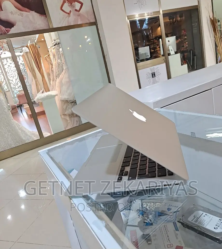 New Laptop Apple MacBook Air 2017 8GB Intel Core i5 SSD 128GB