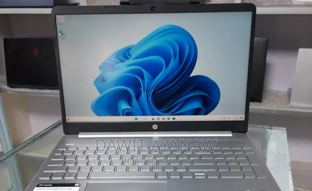 New Laptop HP Stream Notebook 8GB AMD Ryzen 5 SSD 256GB