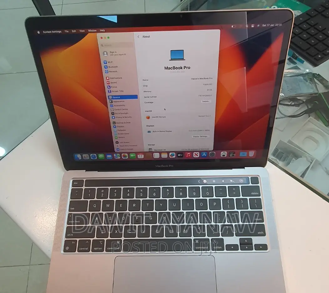 New Laptop HP 8GB Apple M2 SSD 256GB