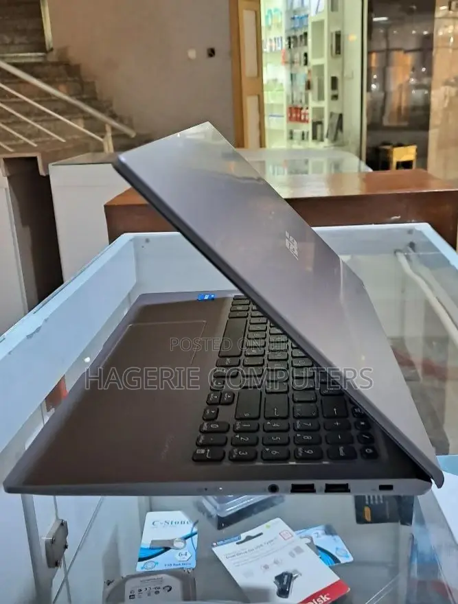 New Laptop Asus VivoBook 15 X505BA 8GB Intel Core I5 SSD 512GB