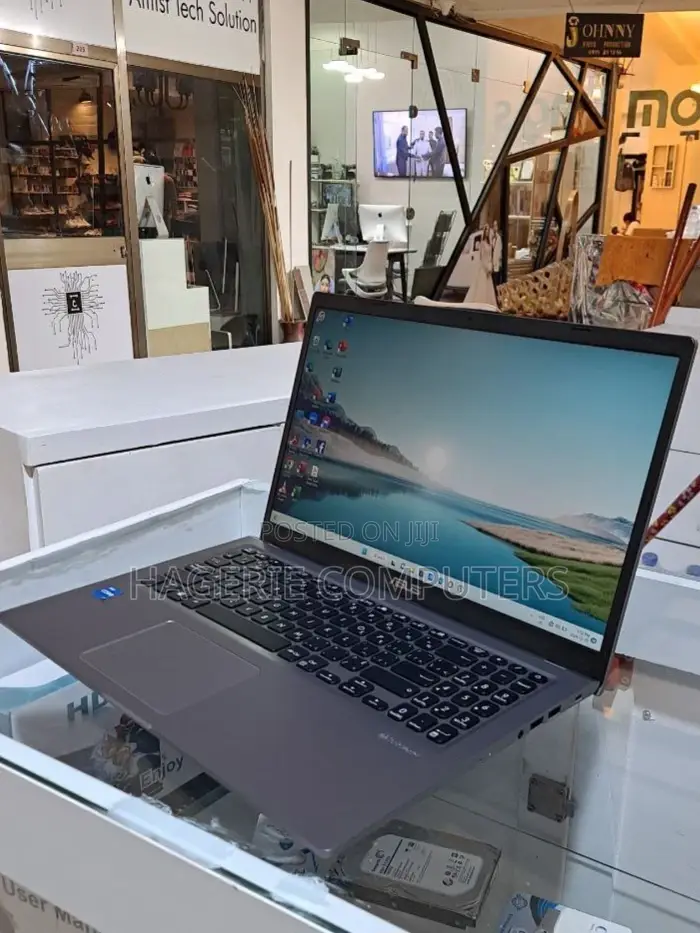 New Laptop Asus VivoBook 15 X505BA 8GB Intel Core I5 SSD 512GB