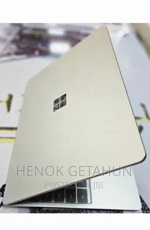 New Laptop Microsoft Surface Pro 7 8GB Intel Core i5 SSD 128GB