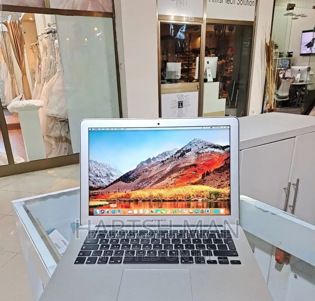 New Laptop Apple MacBook Air 2017 8GB Intel Core I5 SSD 128GB