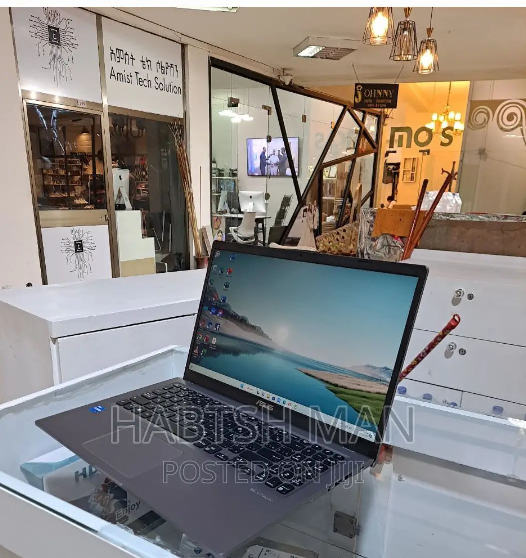 New Laptop Asus VivoBook 15 X505BA 8GB Intel Core I5 SSD 512GB