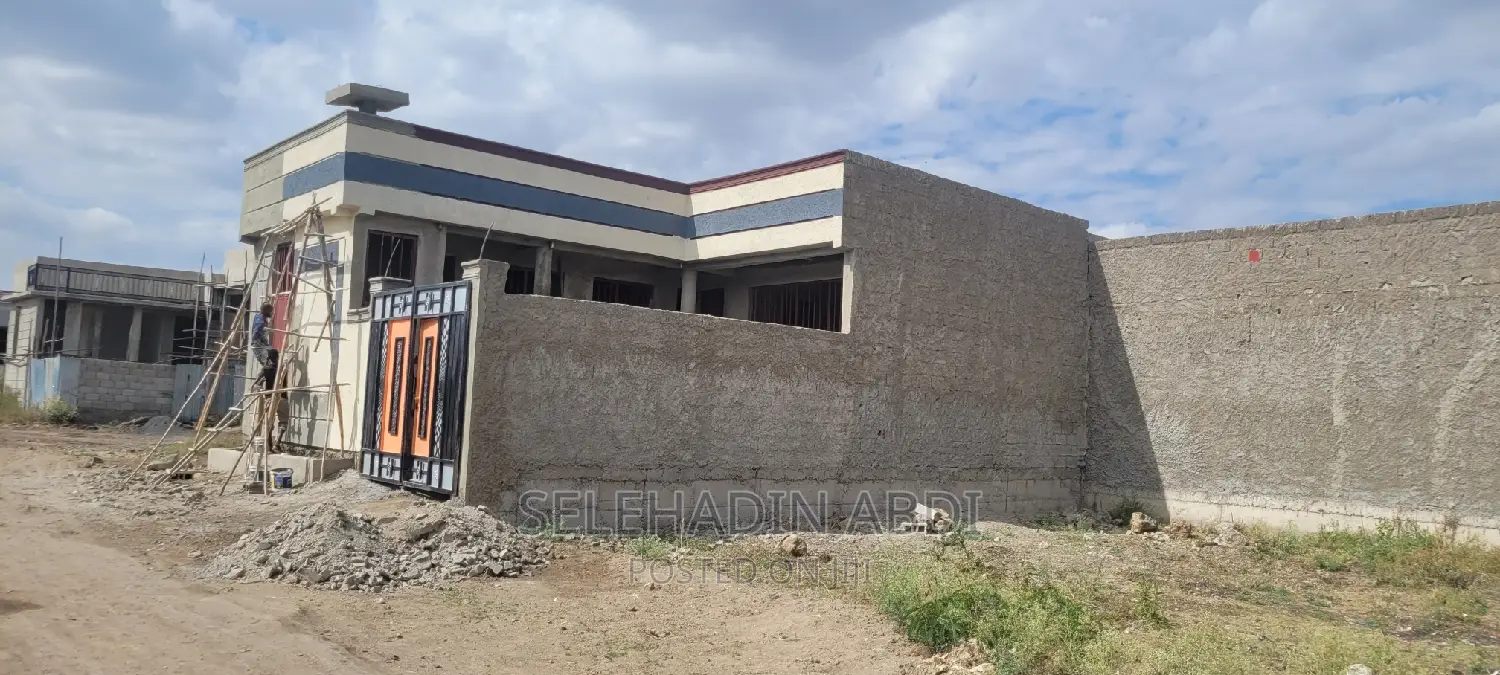 5bdrm House in Dukem, East Shewa for sale