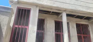 5bdrm House in Dukem, East Shewa for sale