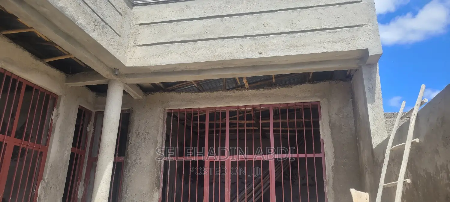 5bdrm House in Dukem, East Shewa for sale
