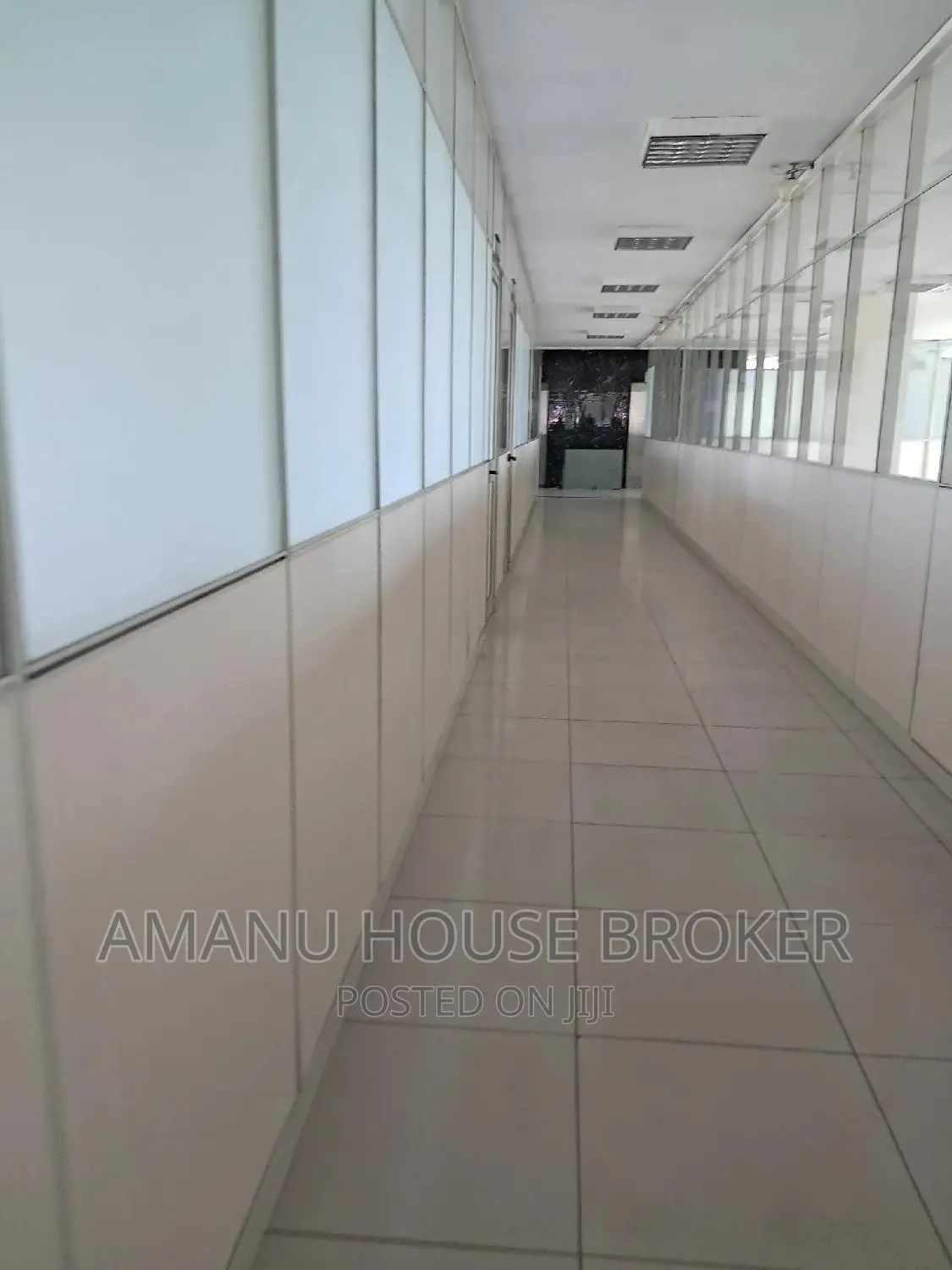 Urgent for Rent 250sqm Office 1st Floor