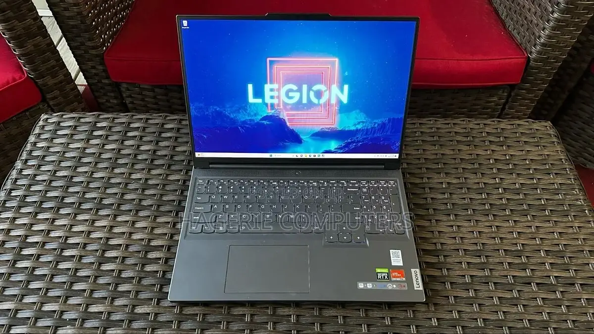 New Laptop Lenovo Legion 5 16GB AMD Ryzen 7 SSD 512GB