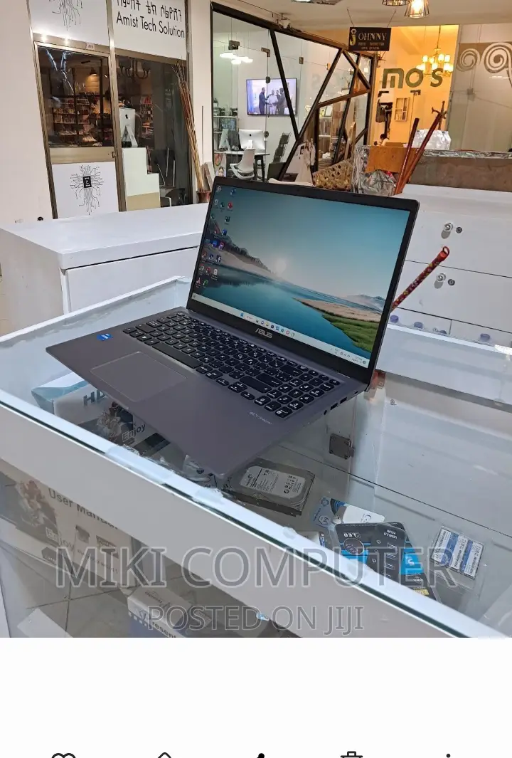 New Laptop Asus VivoBook 15 X505BA 8GB Intel Core I5 SSD 512GB