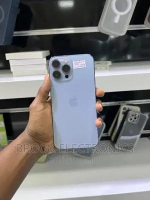 Photo - Apple iPhone 13 Pro Max 256 GB Blue