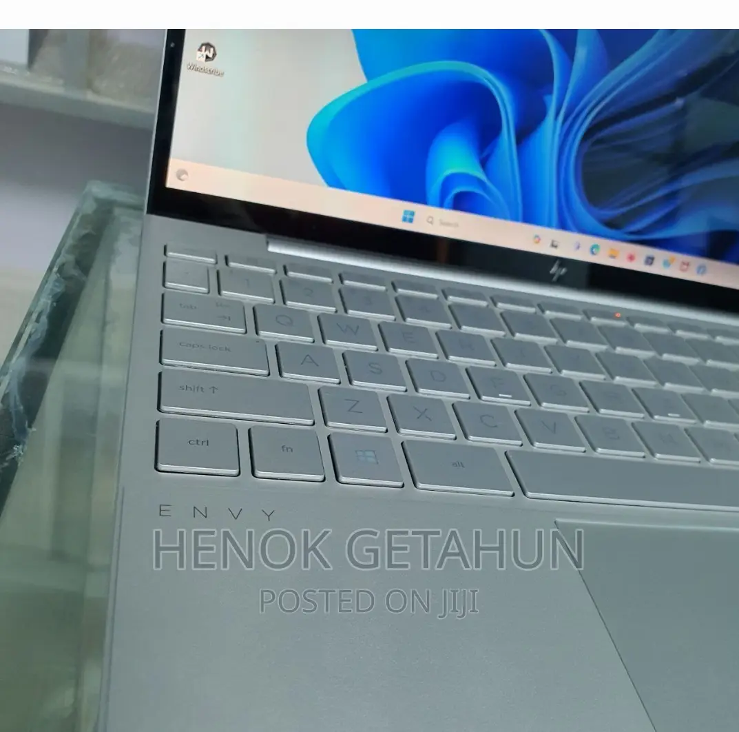 New Laptop HP Envy X360 16GB Intel Core I5 SSD 512GB