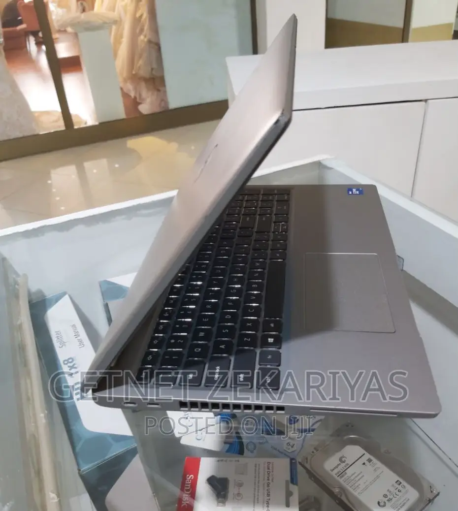 New Laptop Dell Latitude 5290 16GB Intel Core I7 SSD 512GB