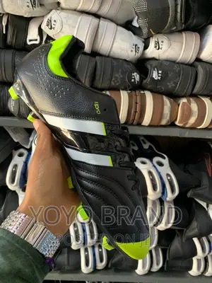 Orginal Meng Foot Ball Shoes