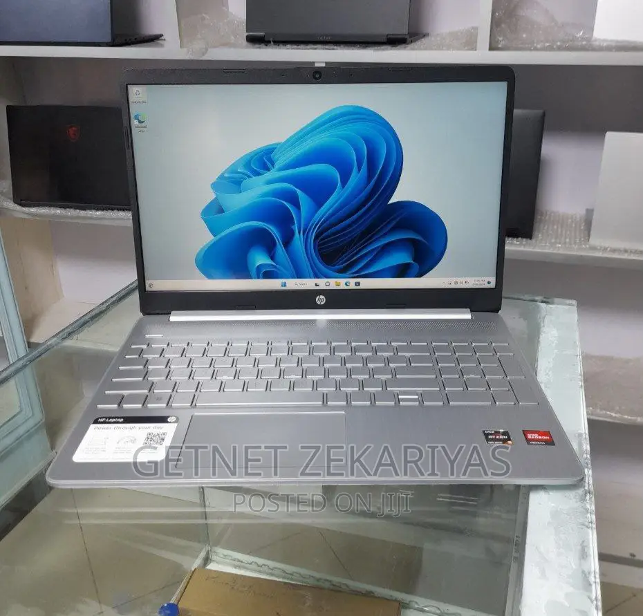 New Laptop HP Stream Notebook 8GB AMD Ryzen 5 SSD 256GB