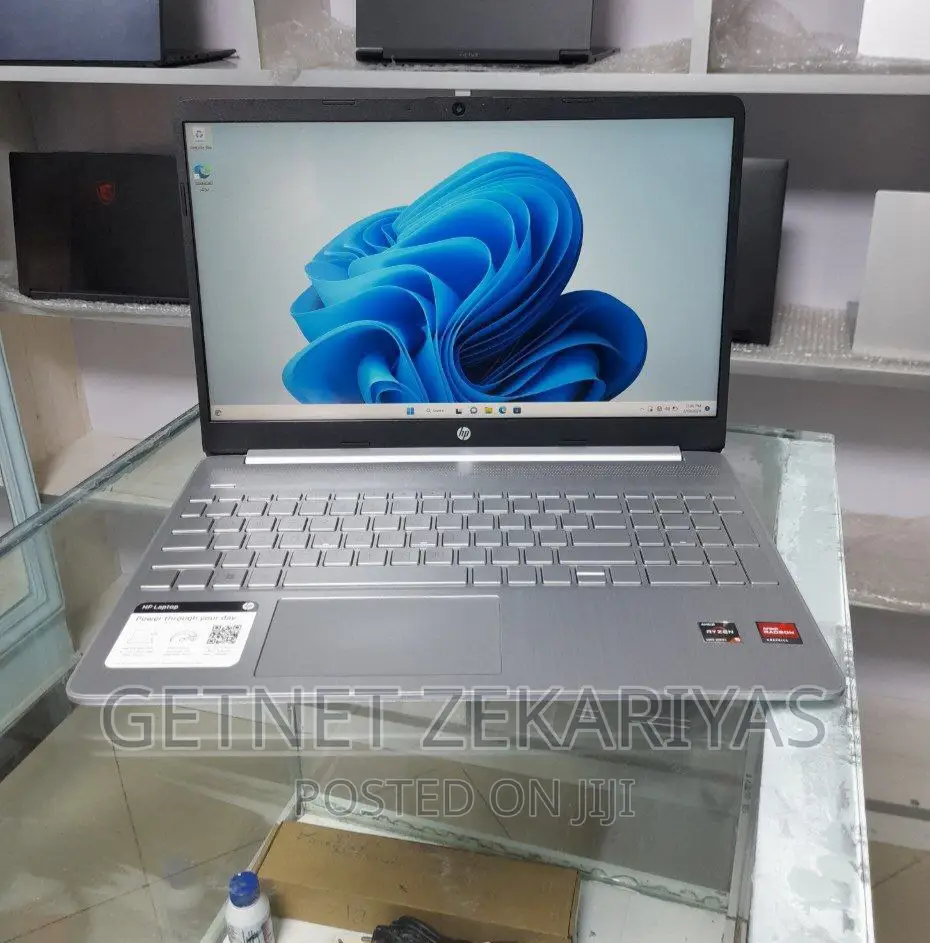 New Laptop HP Stream Notebook 8GB AMD Ryzen 5 SSD 256GB