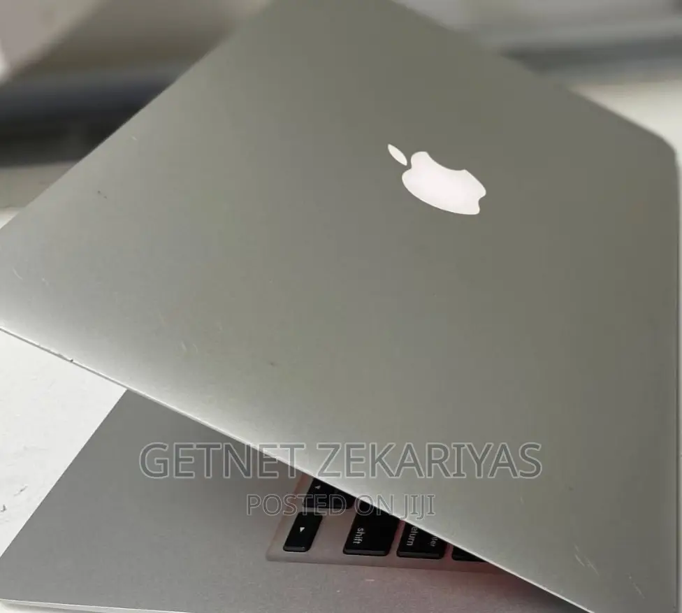 New Laptop Apple MacBook Pro 2013 8GB Intel Core i5 SSD 256GB