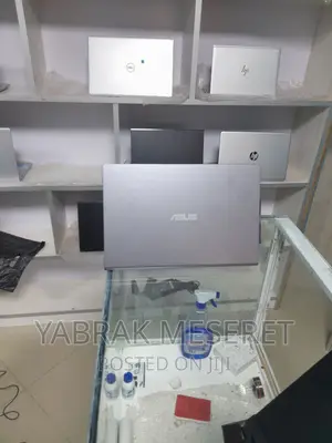 New Laptop Asus VivoBook 15 X505BA 8GB Intel Core I5 SSD 512GB