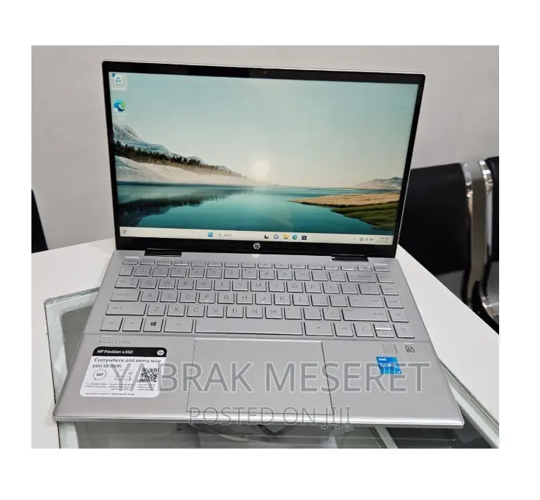 New Laptop HP Pavilion X360 8GB Intel Core i3 SSD 256GB