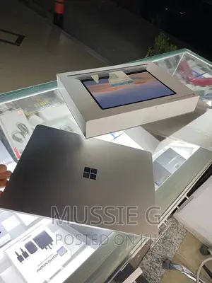 Laptop Microsoft Surface Go 8GB Intel Core I5 SSD 256GB