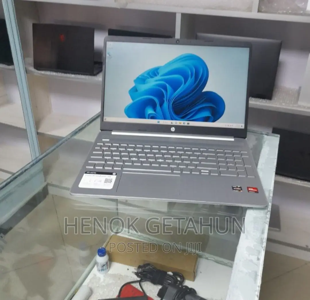 New Laptop HP Stream Notebook 8GB AMD Ryzen 5 SSD 256GB