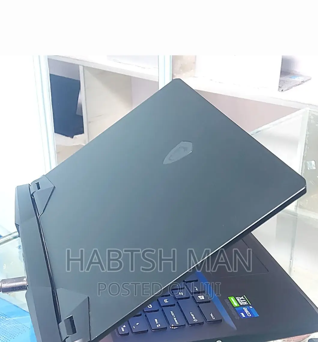 New Laptop MSI GP75 Leopard 16GB Intel Core I7 SSD 512GB