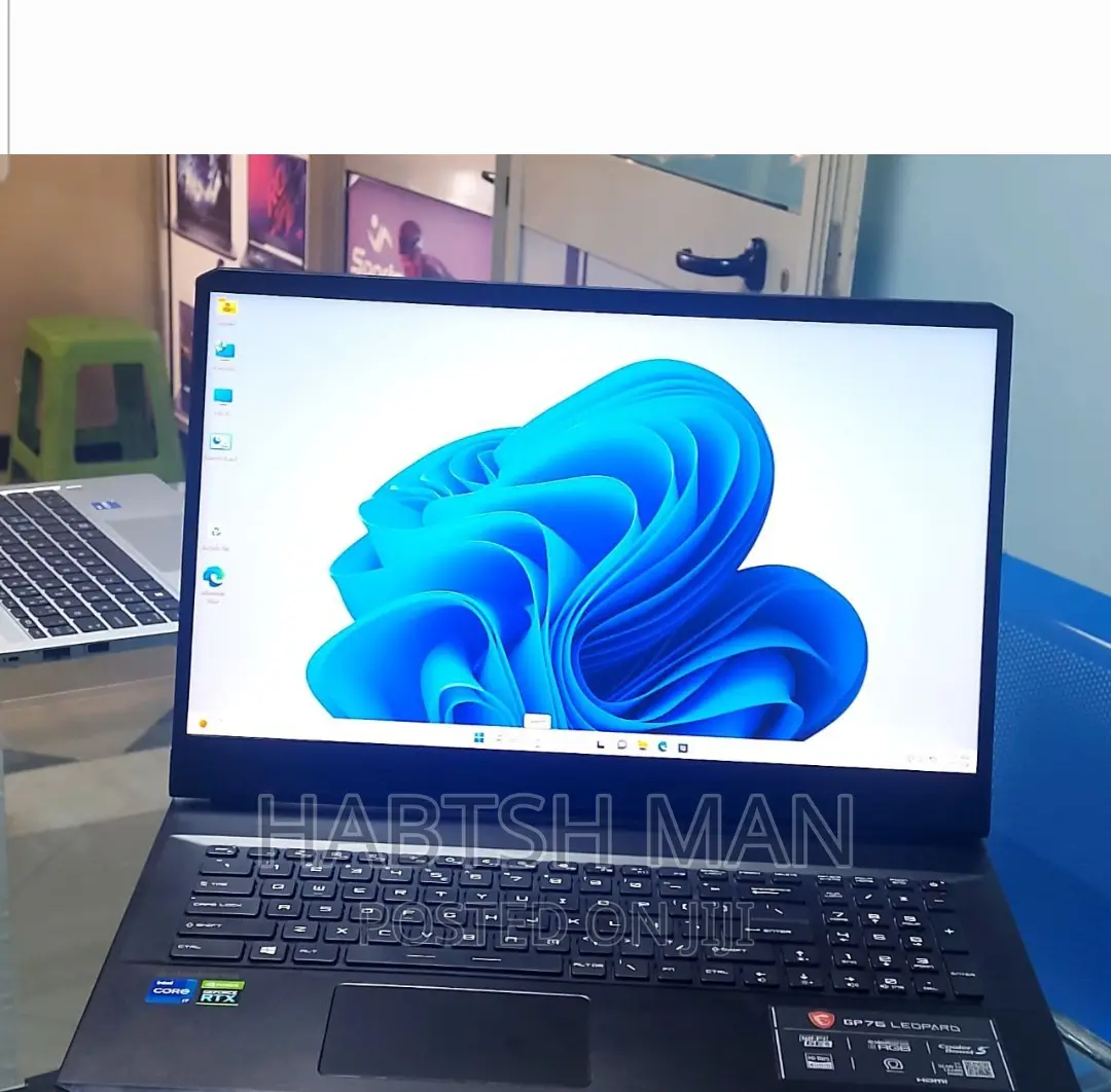 New Laptop MSI GP75 Leopard 16GB Intel Core I7 SSD 512GB