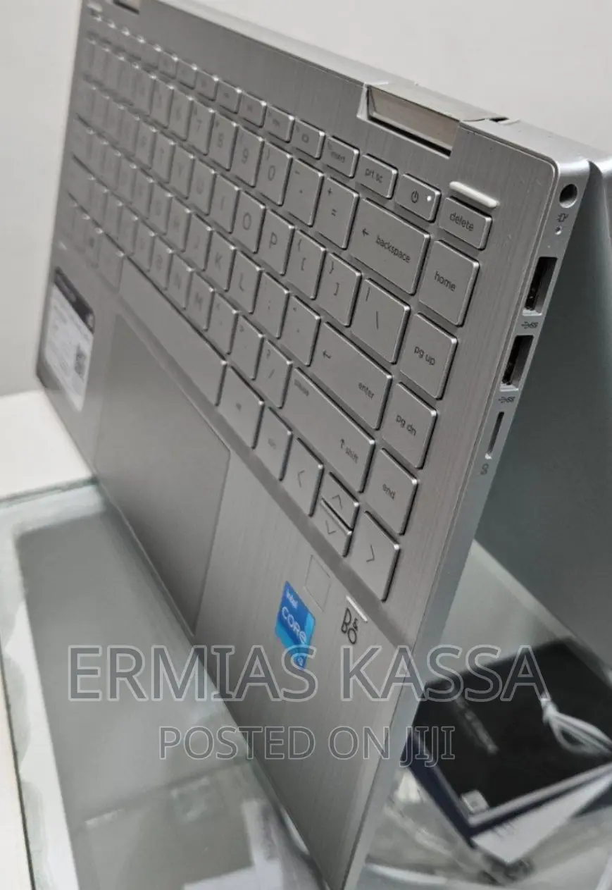 New Laptop HP Pavilion X360 8GB Intel Core I3 SSD 256GB