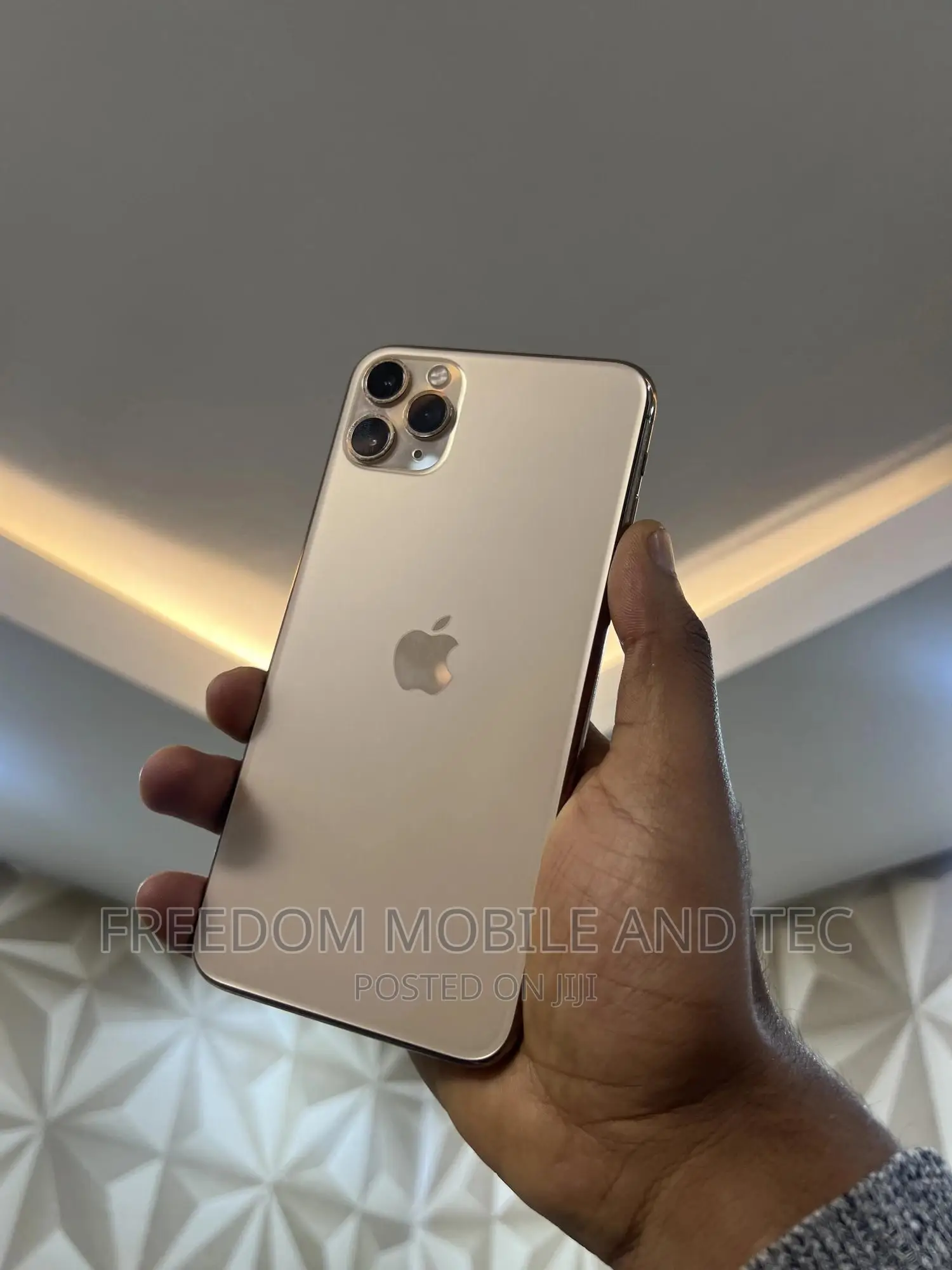 Apple iPhone 11 Pro Max 64 GB Gold