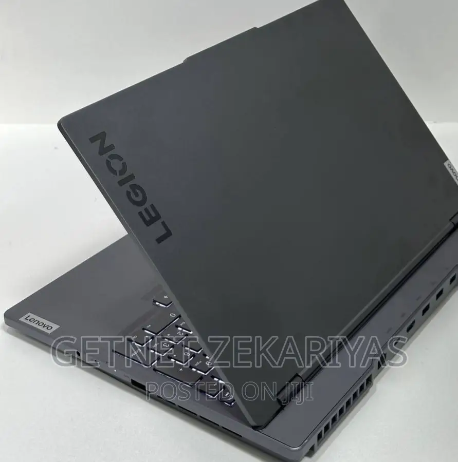 New Laptop Lenovo Legion 7 16GB AMD Ryzen 7 SSD 512GB