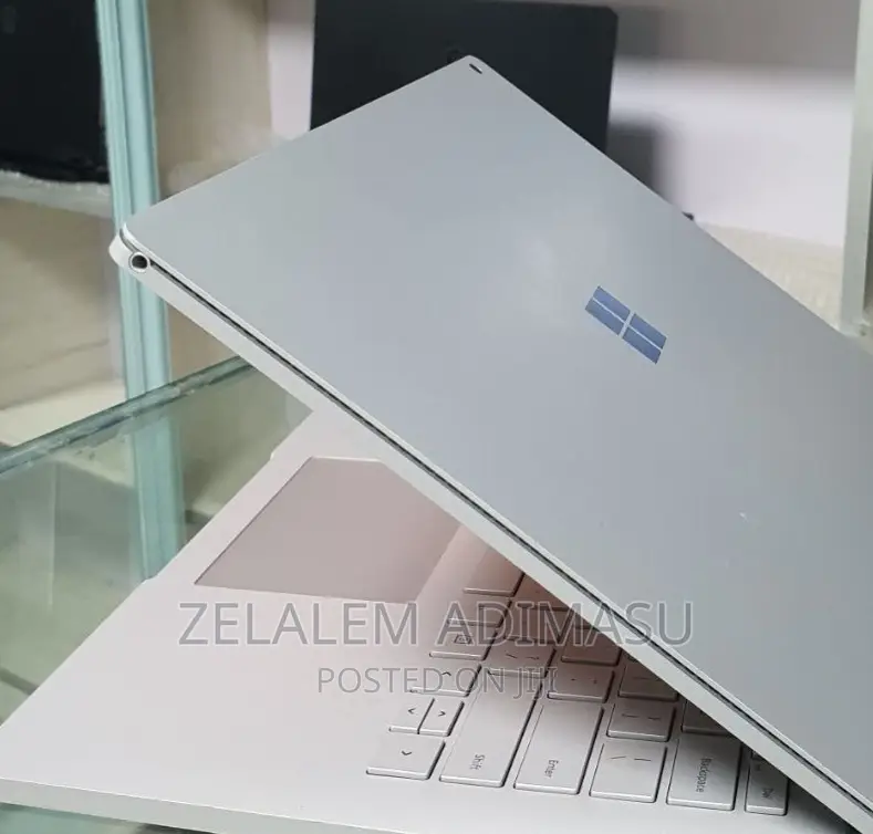 New Laptop Microsoft Surface 32GB Intel Core I7 SSD 512GB