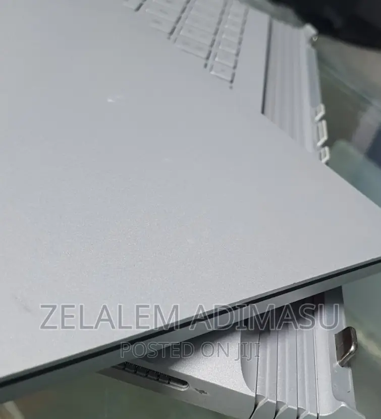 New Laptop Microsoft Surface 32GB Intel Core I7 SSD 512GB