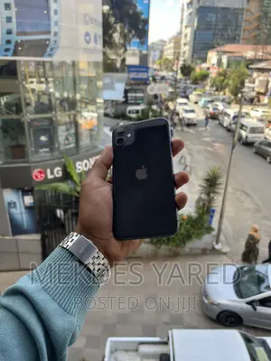 Photo - New Apple iPhone 11 64 GB Black