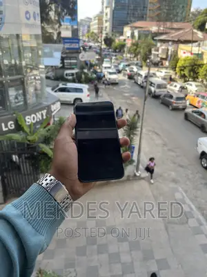 New Apple iPhone 11 64 GB Black