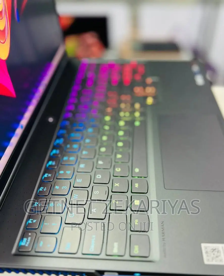 New Laptop Lenovo Legion 7 16GB AMD Ryzen 9 SSD 1T