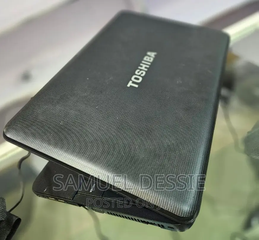 Laptop Toshiba Satellite C55 4GB AMD HDD 500GB