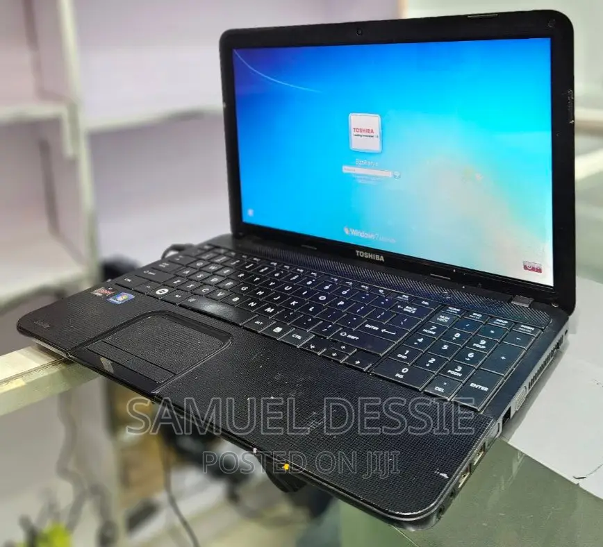 Laptop Toshiba Satellite C55 4GB AMD HDD 500GB