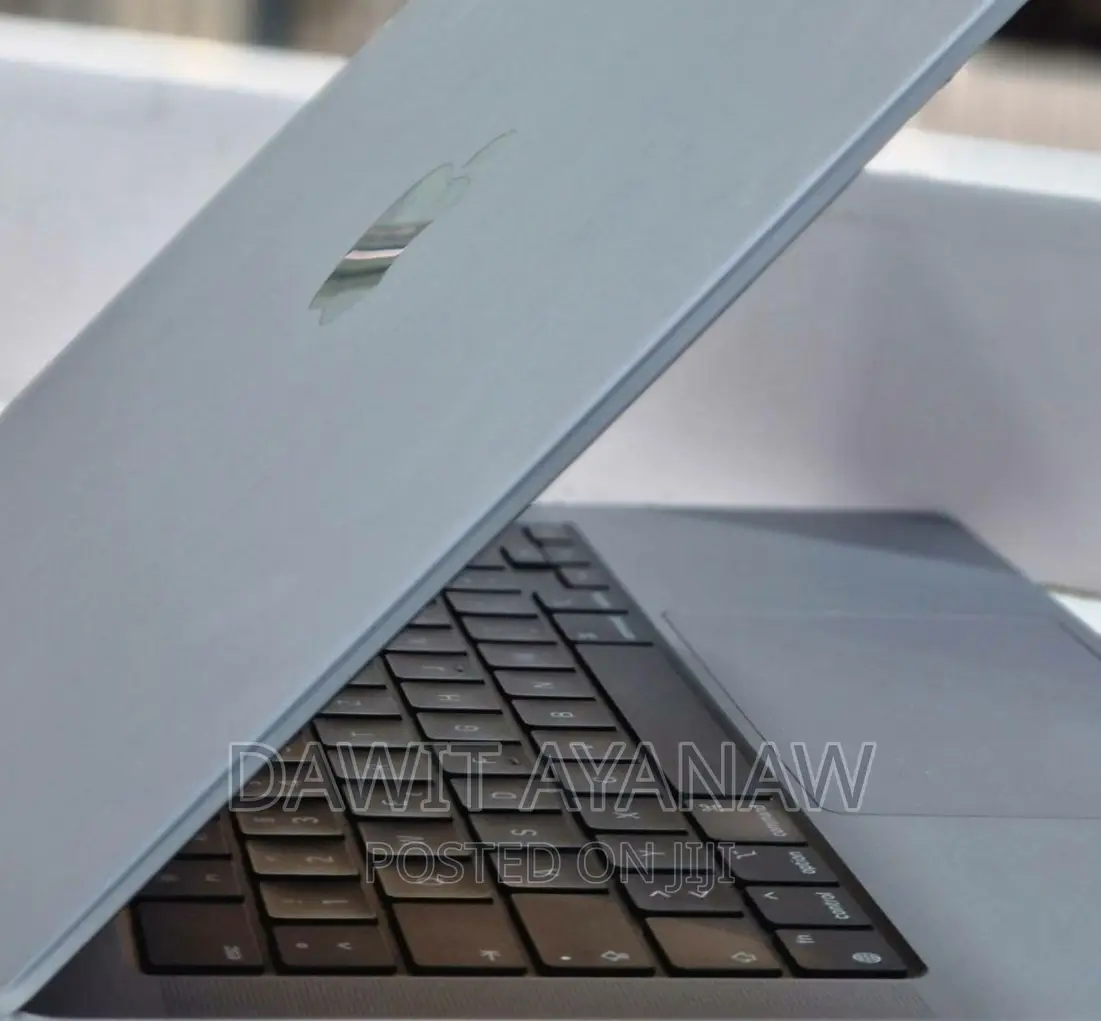 New Laptop Apple MacBook Pro M1 16GB Apple M1 Pro SSD 1T