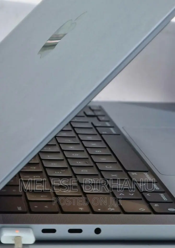 New Laptop Apple MacBook Pro 2021 M1 16GB Intel Core I7 SSD 1T