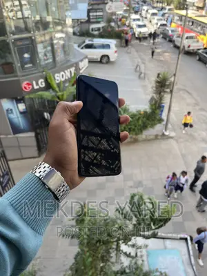 Photo - New Apple iPhone 7 Plus 32 GB Black