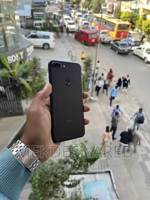 New Apple iPhone 7 Plus 32 GB Black