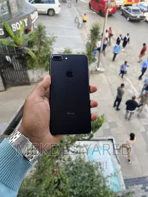 Photo - New Apple iPhone 7 Plus 128 GB Black