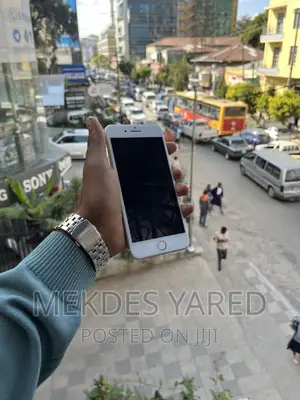 Photo - Apple iPhone 7 Plus 32 GB White