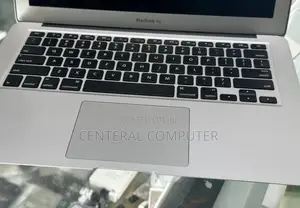 New Laptop Apple MacBook 2017 8GB Intel Core I5 SSD 256GB