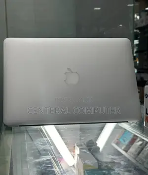 New Laptop Apple MacBook 2017 8GB Intel Core I5 SSD 256GB