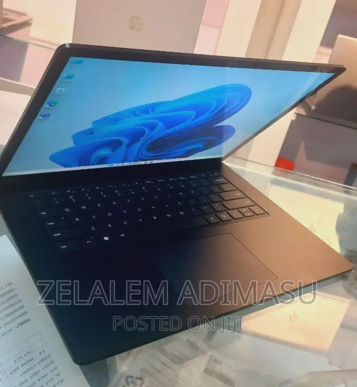 New Laptop Microsoft Surface 16GB Intel Core I7 SSD 512GB