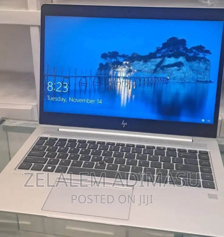 New Laptop HP EliteBook Folio 8GB AMD Ryzen 3 SSD 256GB