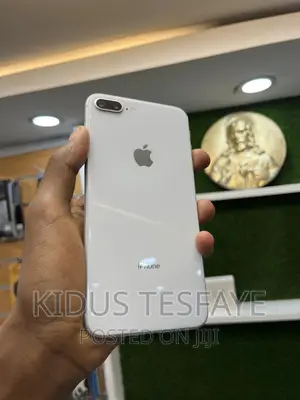 Photo - Apple iPhone 8 Plus 64 GB White