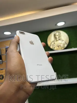 Apple iPhone 8 Plus 64 GB White